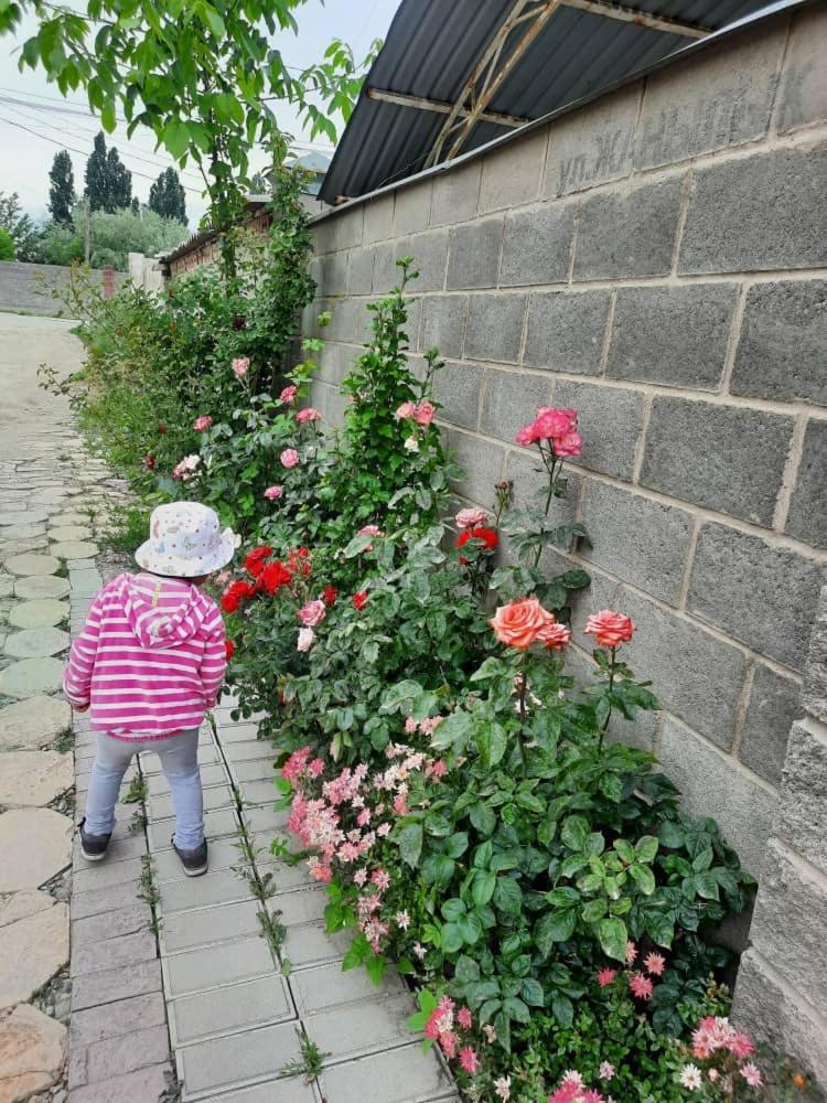 Homestay Jaisel Бишкек Екстериор снимка